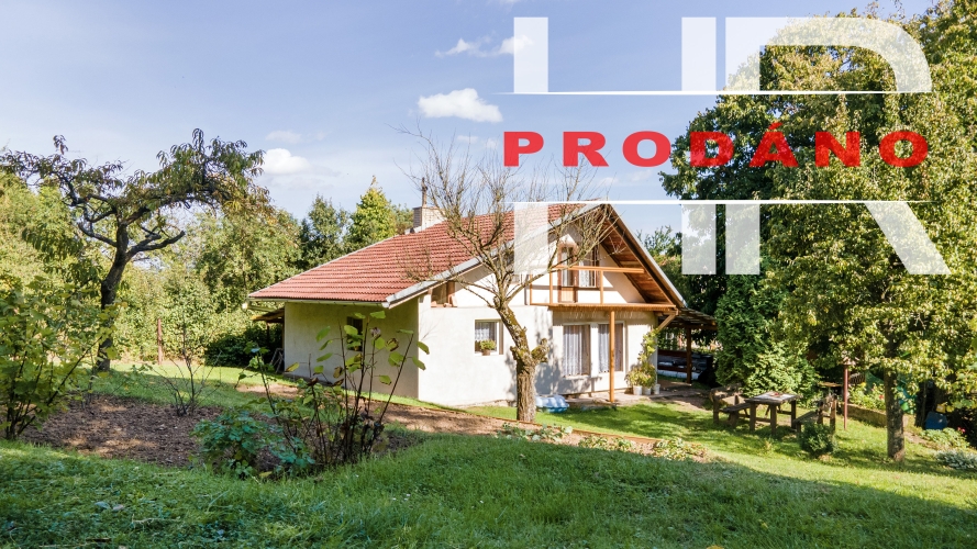 Prodej pozemku s nezkolaudovanou chatou, Drásov